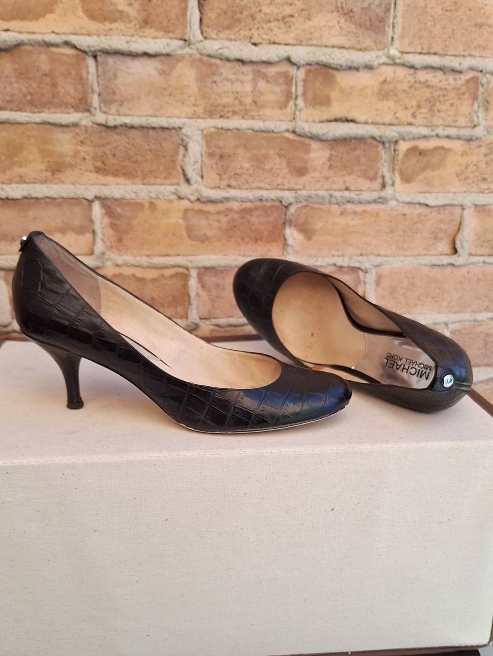 MICHAEL Michael KORS Leather Heels In Black